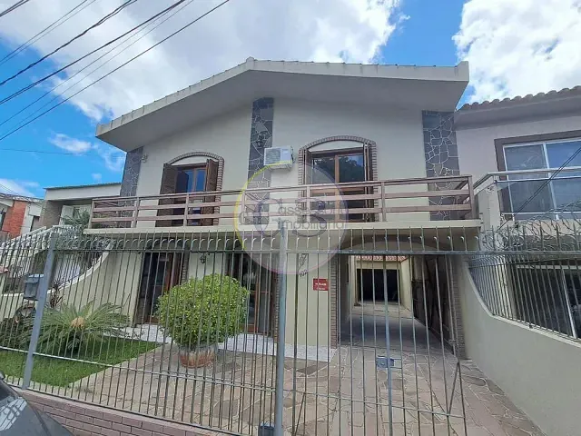 Casa 4 quartos e 3 banheiros, à venda, no bairro Centro em Pelotas