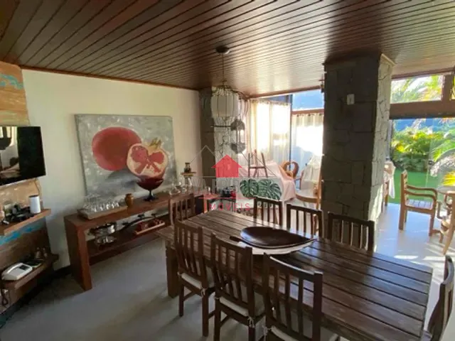 Casa com 380m² 3 quartos e 3 banheiros, à venda, no bairro Cônego em Nova Friburgo