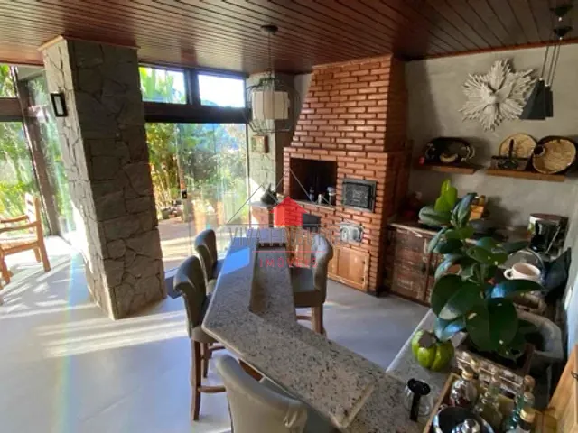 Casa com 380m² 3 quartos e 3 banheiros, à venda, no bairro Cônego em Nova Friburgo