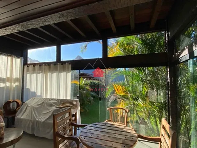 Casa com 380m² 3 quartos e 3 banheiros, à venda, no bairro Cônego em Nova Friburgo