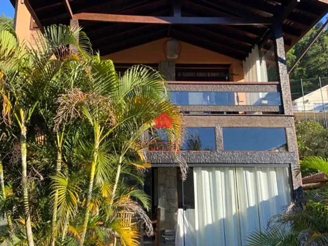 Casa com 380m² 3 quartos e 3 banheiros, à venda, no bairro Cônego em Nova Friburgo