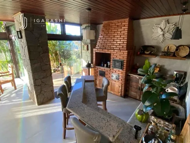 Casa com 380m² 3 quartos e 3 banheiros, à venda, no bairro Cônego em Nova Friburgo