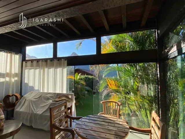 Casa com 380m² 3 quartos e 3 banheiros, à venda, no bairro Cônego em Nova Friburgo