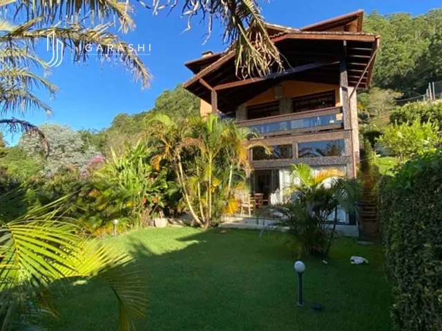 Casa com 380m² 3 quartos e 3 banheiros, à venda, no bairro Cônego em Nova Friburgo