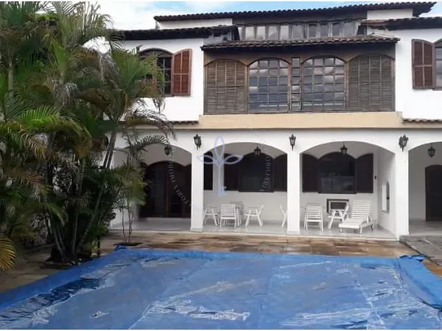 Casa com 360m², à venda, no bairro Realengo em Rio de Janeiro