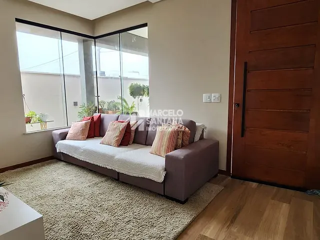 Casa com 360m² 3 quartos e 2 banheiros, à venda, no bairro Universidade em Vitória da Conquista