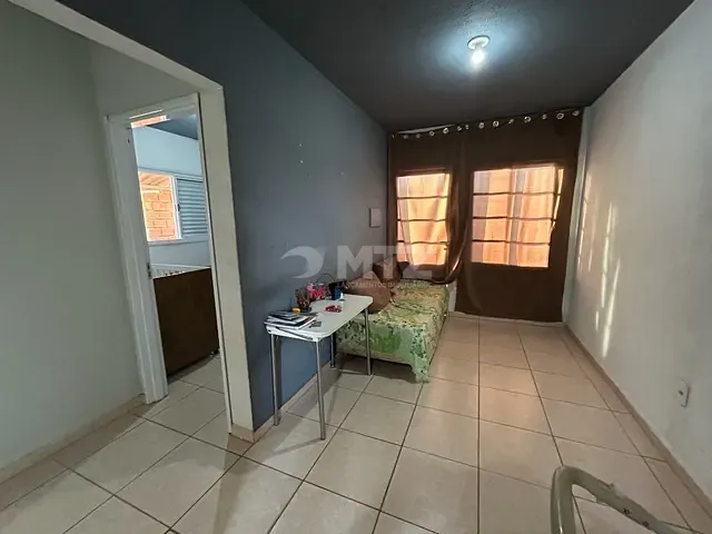 Casa com 200m² 2 quartos e 1 banheiro, à venda, no bairro Vida Nova Botucatu (Rubião Junior) em Botucatu