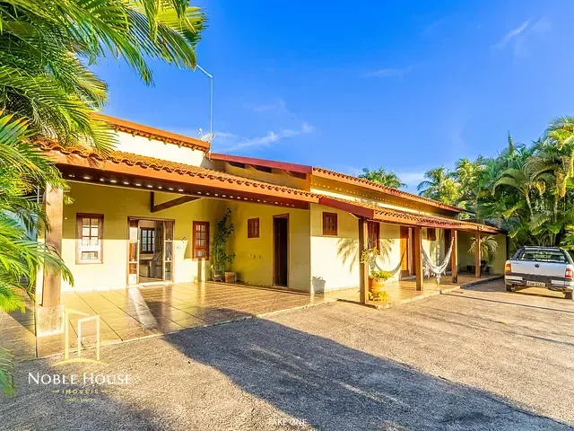 Casa 4 quartos e 5 banheiros, à venda, no bairro Santa Cândida em Vinhedo
