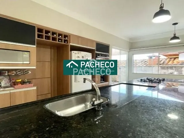 Casa com 330m² 4 quartos e 2 banheiros, à venda, no bairro Vila Brasil em Santa Bárbara D'Oeste