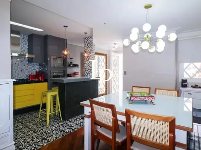 Casa com 264m² 3 quartos e 1 banheiro, à venda, no bairro Mauá em São Caetano do Sul