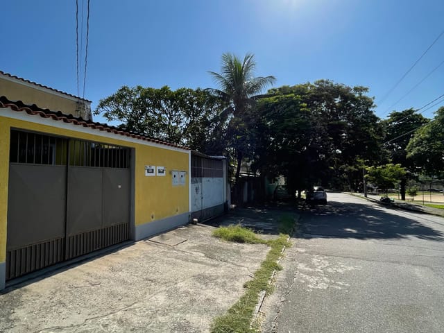Casa 2 quartos e 1 banheiro, para alugar, no bairro Campo Grande em Rio de Janeiro