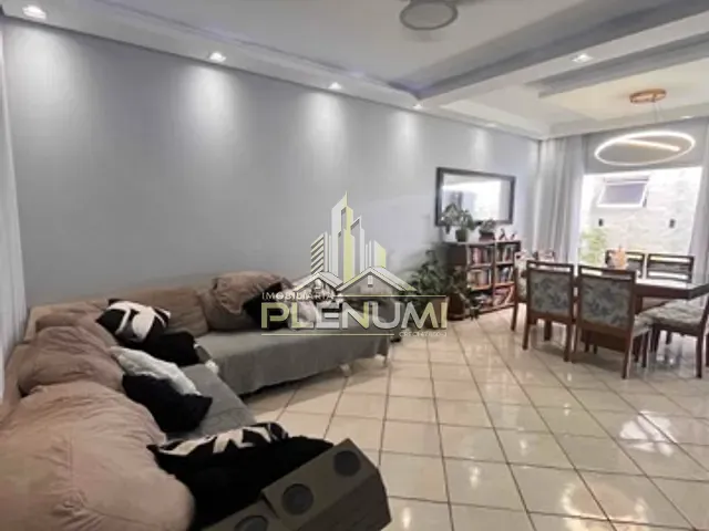 Casa com 300m² 3 quartos e 2 banheiros, à venda, no bairro Jardim América em Rio Claro