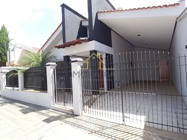 Casa com 250m² 4 quartos e 3 banheiros, à venda, no bairro Jardim Nova Guaxupé em Guaxupé