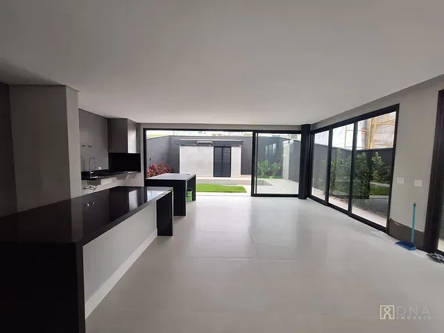 Casa 5 quartos e 6 banheiros, à venda, no bairro Urbanova em São José dos Campos