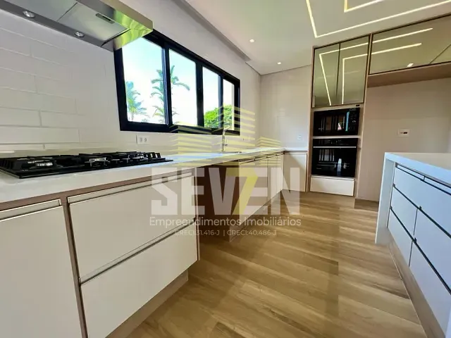 Casa com 3000m² 5 quartos e 4 banheiros, à venda, no bairro Jardim Shangri-Lá em Bauru