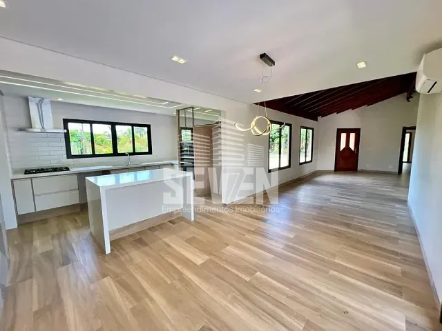 Casa com 3000m² 5 quartos e 4 banheiros, à venda, no bairro Jardim Shangri-Lá em Bauru