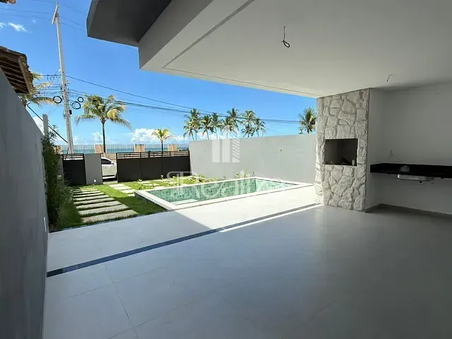 Casa com 220m² 4 quartos e 5 banheiros, à venda, no bairro Nossa Senhora da Vitória em Ilhéus