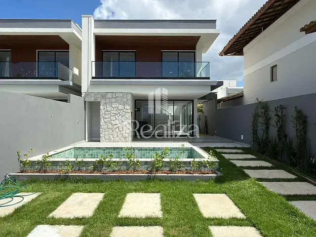 Casa com 220m² 4 quartos e 5 banheiros, à venda, no bairro Nossa Senhora da Vitória em Ilhéus