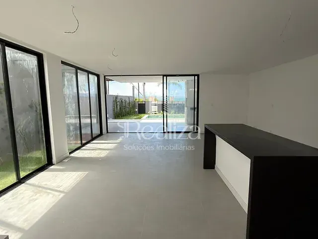Casa com 220m² 4 quartos e 5 banheiros, à venda, no bairro Nossa Senhora da Vitória em Ilhéus