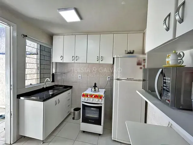 Casa com 81m² 3 quartos e 2 banheiros, à venda, no bairro Santa Cândida em Curitiba