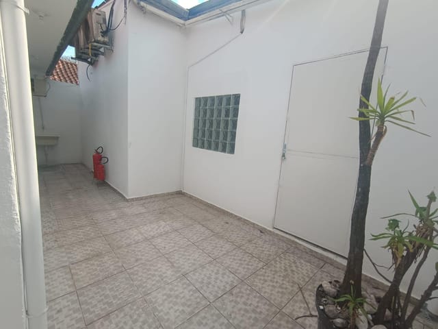 Casa com 150m² 2 quartos e 1 banheiro, à venda ou para alugar, no bairro Vila Hamburguesa em São Paulo