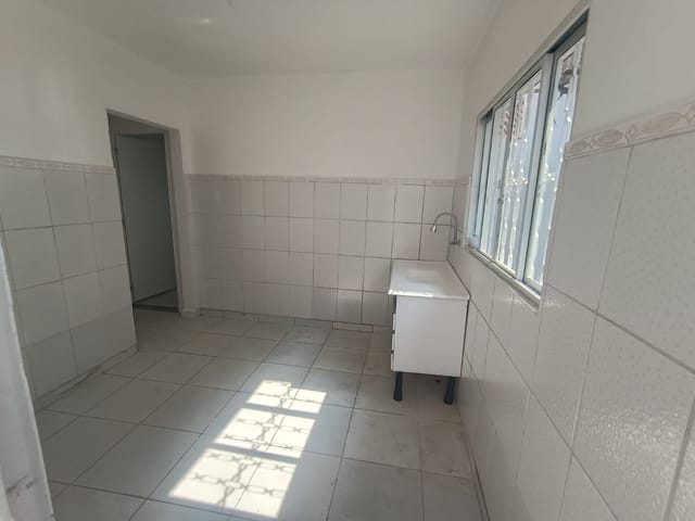 Casa com 150m² 2 quartos e 1 banheiro, à venda ou para alugar, no bairro Vila Hamburguesa em São Paulo