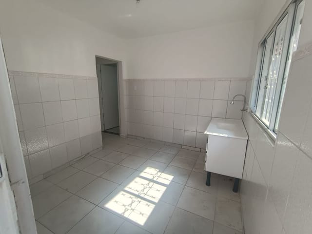 Casa com 150m² 2 quartos e 1 banheiro, à venda ou para alugar, no bairro Vila Hamburguesa em São Paulo