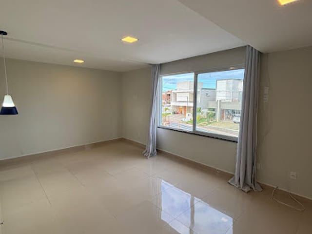 Casa com 450m² 4 quartos e 2 banheiros, à venda ou para alugar, no bairro Aruana em Aracaju
