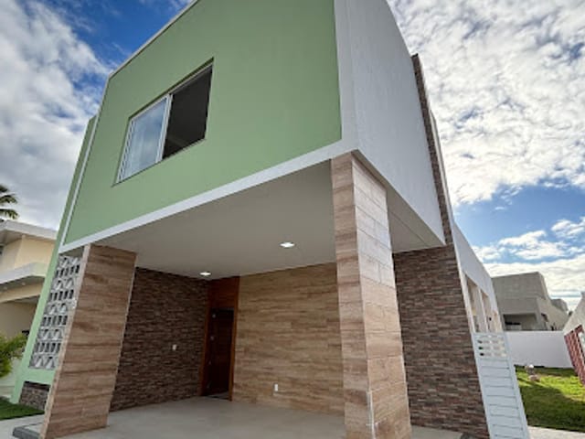 Casa com 450m² 4 quartos e 2 banheiros, à venda ou para alugar, no bairro Aruana em Aracaju