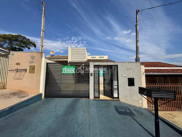 Casa 2 quartos e 3 banheiros, à venda, no bairro Vila Operária 2 em Apucarana