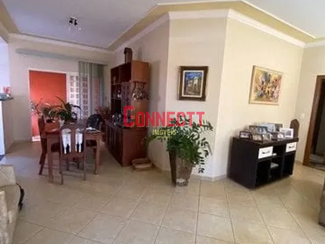 Casa com 438m² 4 quartos e 4 banheiros, à venda, no bairro Ribeirânia em Ribeirão Preto