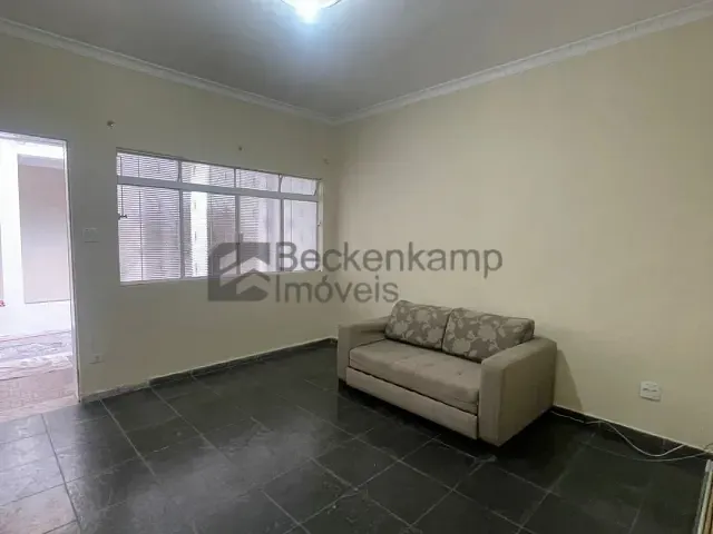 Casa 3 quartos e 2 banheiros, para alugar, no bairro Jardim Amália em Volta Redonda