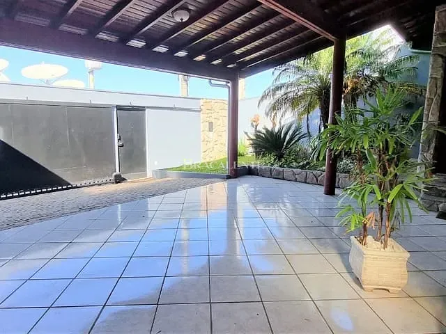 Casa com 300m² 3 quartos e 2 banheiros, à venda, no bairro Loteamento Residencial Fonte Nova em Valinhos