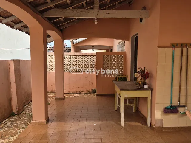Casa com 330m², à venda, no bairro Higienópolis em Araçatuba