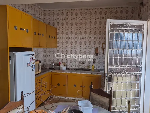 Casa com 330m², à venda, no bairro Higienópolis em Araçatuba
