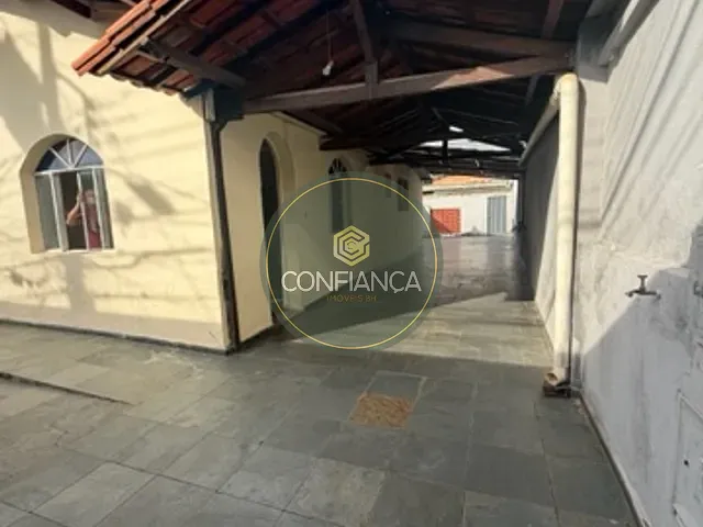 Casa 3 quartos e 2 banheiros, à venda, no bairro Santa Cruz em Belo Horizonte
