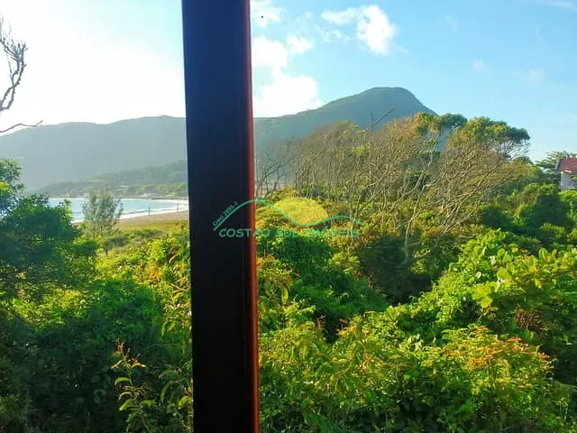 Casa 3 quartos e 2 banheiros, à venda, no bairro Armação do Pântano do Sul em Florianópolis
