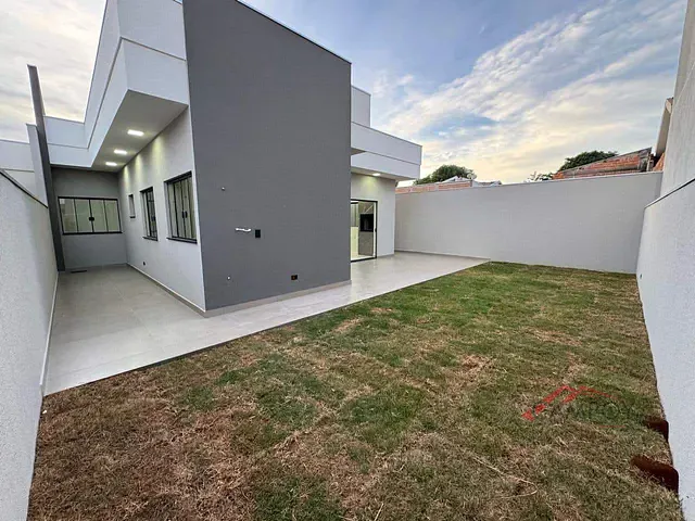 Casa com 275m² 3 quartos e 3 banheiros, à venda, no bairro Residencial Interlagos em Apucarana