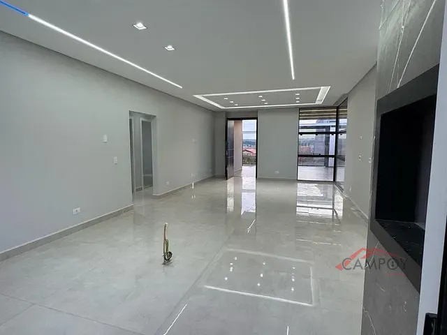 Casa com 275m² 3 quartos e 3 banheiros, à venda, no bairro Residencial Interlagos em Apucarana