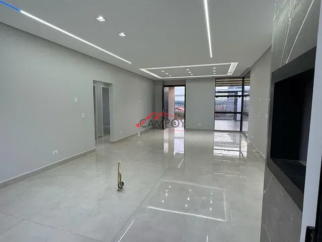 Casa com 275m² 3 quartos e 3 banheiros, à venda, no bairro Residencial Interlagos em Apucarana