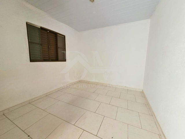 Casa com 300m² 2 quartos e 1 banheiro, à venda, no bairro Fluviópolis em Jaguariaíva
