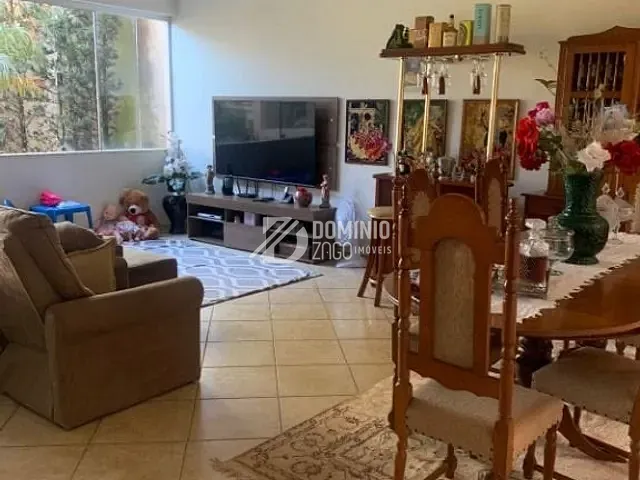 Casa com 558m² 4 quartos e 4 banheiros, à venda, no bairro Conjunto Frei Eugênio em Uberaba