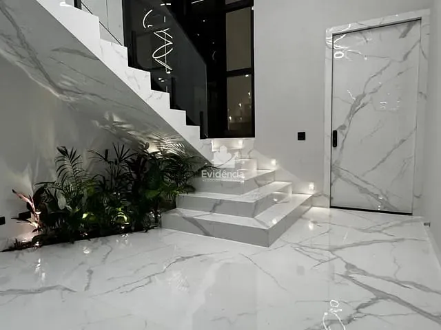 Casa com 317m² 5 quartos e 7 banheiros, à venda, no bairro Conjunto Habitacional Alexandre Urbanas em Londrina