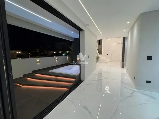 Casa com 317m² 5 quartos e 7 banheiros, à venda, no bairro Conjunto Habitacional Alexandre Urbanas em Londrina