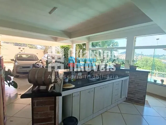 Casa com 350m², à venda, no bairro NOVA GUAXUPÉ em GUAXUPÉ