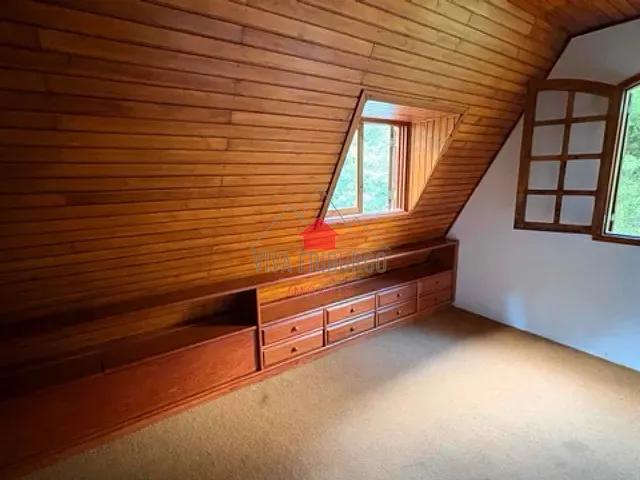 Casa com 696m² 2 quartos e 2 banheiros, à venda, no bairro Mury em Nova Friburgo