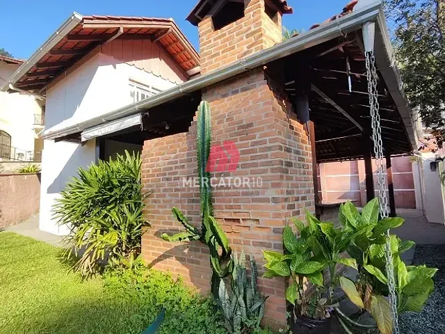 Casa 4 quartos e 2 banheiros, à venda, no bairro Escola Agrícola em Blumenau