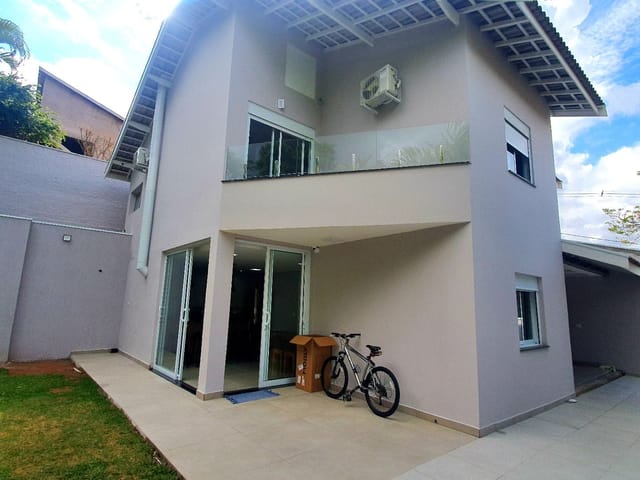 Casa com 450m² 3 quartos e 2 banheiros, à venda, no bairro Rainha em Louveira