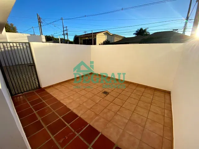 Casa 3 quartos e 2 banheiros, para alugar, no bairro Jardim Ferrari em Itapeva