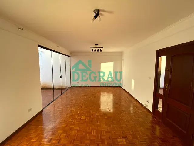 Casa 3 quartos e 2 banheiros, para alugar, no bairro Jardim Ferrari em Itapeva